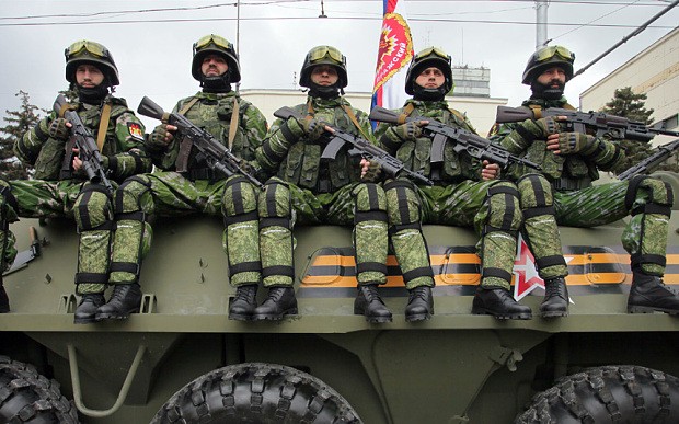 Các tay súng ủng hộ ly khai của chính quyền Donetsk.