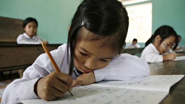 Các chương trình giáo dục của Việt Nam còn nặng nề về lý thuyết, nghiêng về &quot;học vẹt&quot; làm hạn chế tư duy sáng tạo của người học. Ảnh SMH