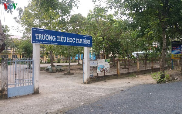 Ngôi trường nơi em Phạm Minh Tân học lớp 4 mà không đọc được chữ nào (Ảnh: VOV.vn)