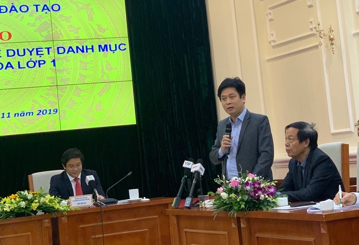 Ông Nguyễn Xuân Thành, Giám đốc RGEP chia sẻ về khoản tiền vay 16 triệu USD viết sách giáo khoa (Ảnh: Thùy Linh)