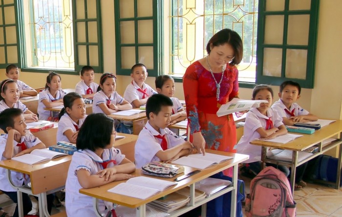 Lúc này, chỉ nên tập trung vào việc dạy chính khóa (Ảnh minh họa: baogialai.com.vn)