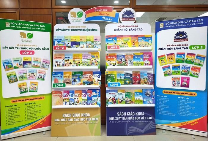 Nhà xuất bản Giáo dục Việt Nam đã chủ trương hợp nhất các bộ sách giáo khoa (Ảnh minh họa: Nhà xuất bản Giáo dục Việt Nam)