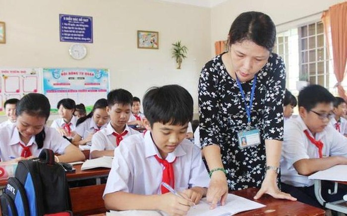 Nhiều giáo viên từ cấp mầm non đến trung học cơ sở phải xuống hạng vì chưa đạt chuẩn trình độ Ảnh minh hoạ: Baodantoc.vn