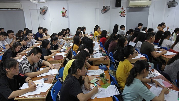Dạy thêm, học thêm vẫn đang diễn ra ở các cấp học (Ảnh minh họa: Báo Vietnamnet)