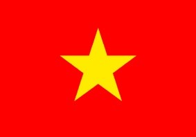 Quốc kỳ nước Cộng hòa xã hội chủ nghĩa Việt Nam hình chữ nhật, chiều rộng bằng hai phần ba chiều dài, nền đỏ, ở giữa có ngôi sao vàng năm cánh. (Ảnh: chinhphu.vn)