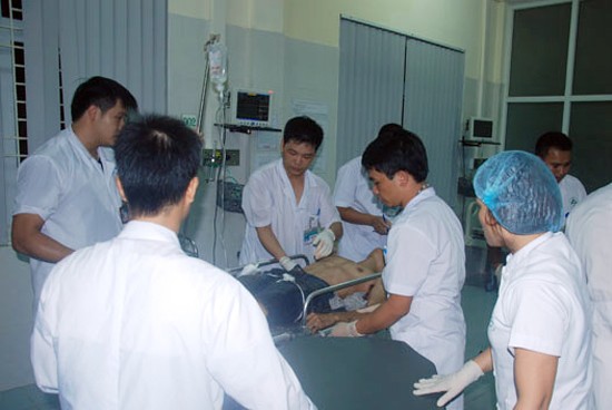 Sức khỏe của 41 người sống sót trong vụ tai nạn xe khách Lào Cai ảnh 1