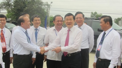 Lãnh đạo các Bộ, ngành và tỉnh Long An, huyện Đức Hòa chào đón Chủ tịch nước Trương Tấn Sang