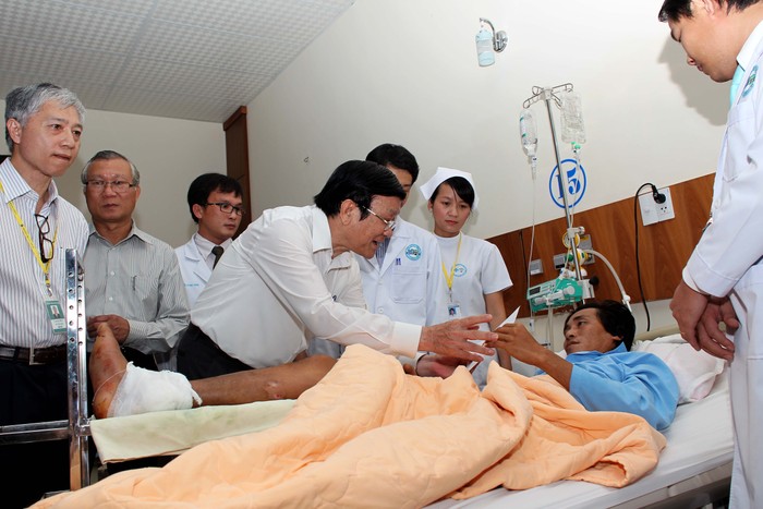 Chủ tịch nước thăm Bệnh viện Đại Học Y dược Hoàng Anh Gia Lai ảnh 3