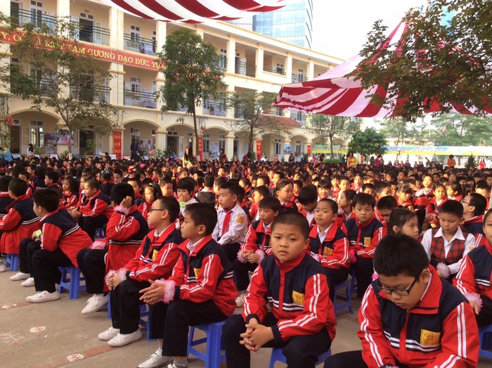 Buổi lễ có sự tham dự của hơn 1600 học sinh toàn trường