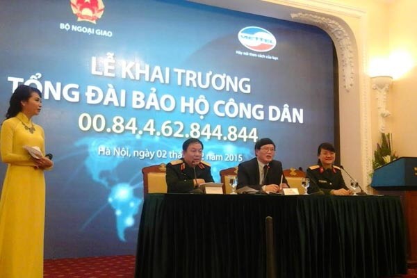 Khi gặp sự cố ở nước ngoài, công dân Việt Nam có thể gọi đến số điện thoại đường dây nóng. Ảnh: VNN