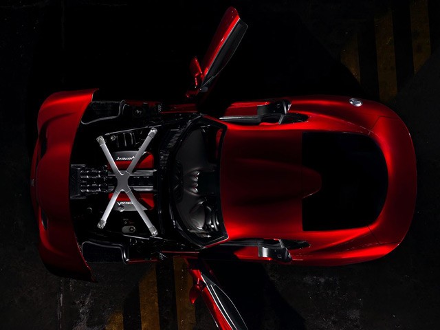Dodge vẫn chưa công bố chi tiết các thông số vận hành của SRT Viper 2013. Tuy nhiên, dựa vào khả năng vận hành của thế hệ trước thì có thể dự đoán rằng tốc độ tối đa của SRT Viper 2013 sẽ vượt qua con số 330km/h với thời gian tăng tốc 0-100km/h trong vòng 3,5 giây.