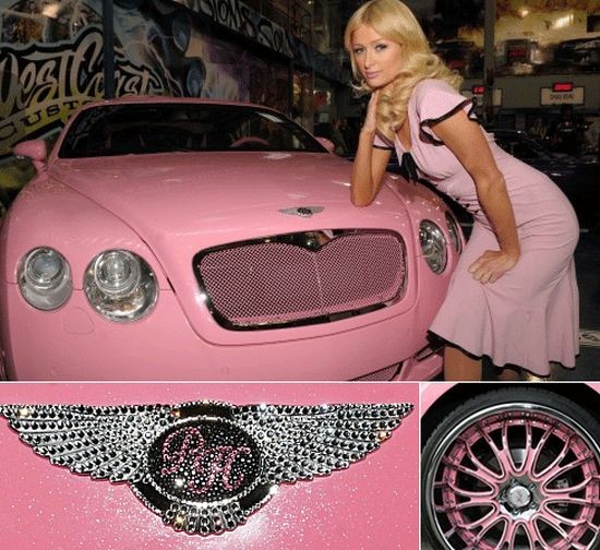 Tiếp theo là chiếc xe Bently màu hồng đính kim cương của nữ ca sĩ Paris Hilton có giá 400 nghìn USD, đắt hơn gấp 4 lần so với chiếc Range Rover của Katie Price. Paris Hilton khiến biết bao người phải ngưỡng mộ khi cô xuất hiện cùng “bọ” Bentley với nội và ngoại thất toàn màu hồng. Bên cạnh đó, Hilton còn chơi trội bởi trang bị bảng điều khiển nạm kim cương làm nổi bật và tăng thêm giá trị cho Bently.