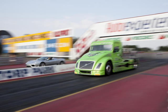 Bên cạnh đó, nỗ lực của Volvo còn nhằm mục đích giúp giảm lượng khí độc hại thải ra môi trường cũng như giảm mức tiêu hao nhiên liệu cho một động cơ xe tải.