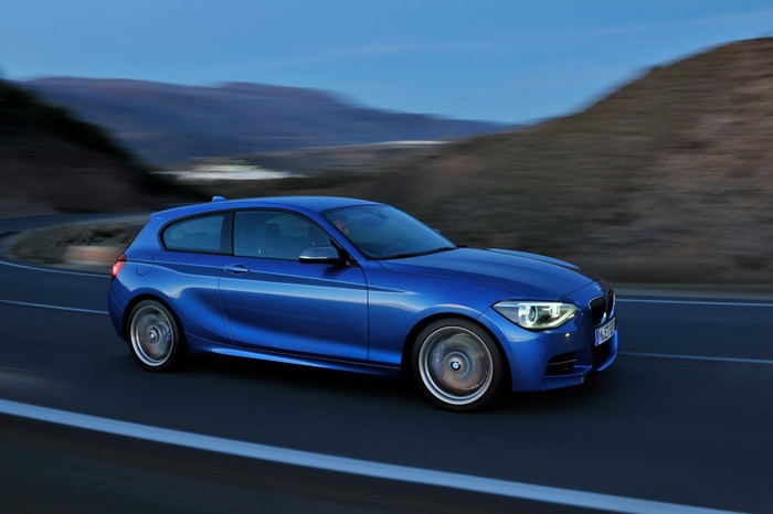 Cuối cùng, BMW cho biết trong tháng 11 tới họ sẽ cung cấp thêm hai phiên bản 120d công suất 181 mã lực và 118i công suất 168 mã lực. Ngoài ra họ cũng cho biết sẽ trang bị hệ dẫn động bốn bánh xDrive cho bản 120d và M135i.