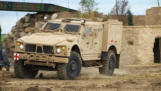 Biến thể xe bọc thép cứu thương M-ATV Ambulance của hãng Oshkosh. Chiếc xe sở hữu lớp giáp dày chống đạn súng máy, mìn chống tăng.