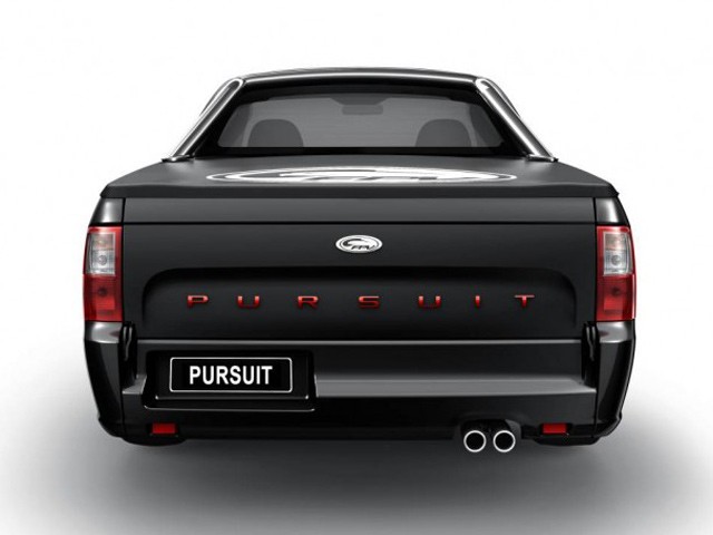 Mẫu xe này mang đặc trưng với vỏ ngoài được sơn kết hợp 2 tông màu đen đỏ, hệ thống âm thanh và điều hòa được nâng cấp. Ute Pursuit có giá thấp hơn và đạt mức khoảng 57.990 đô la Úc.