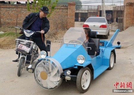 Nếu chiếc xe hơi sản xuất điện nhờ gió và ánh sáng mặt trời của Tang trở thành một sản phẩm thương mại, rất có thể nó sẽ được người dân Trung Quốc chào đón.