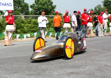 Đội Cánh Gió của Honda Việt Nam đã xác lập kỷ lục "khủng", với mức tiêu thụ 912km/lít xăng