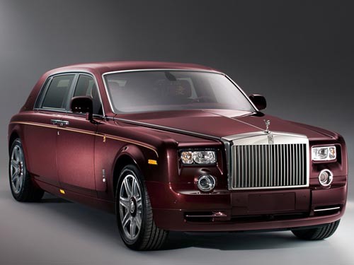 Rolls-Royce Phantom "Year of the Dragon" được xem là chiếc xe phiên bản rồng hạng sang nhất cập bến thị trường Trung Quốc có giá 1,2 triệu USD.