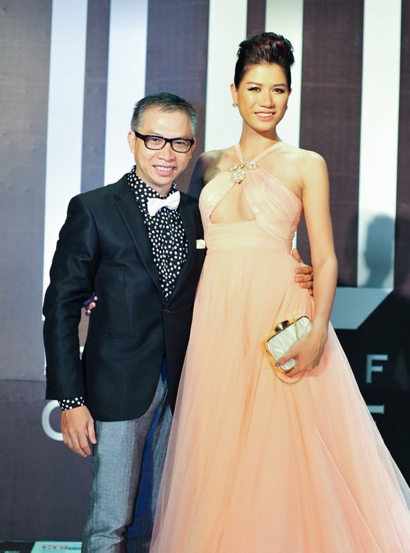 Người mẫu Trang Trần đầy dịu dàng bên cạnh nhiếp ảnh gia Phạm Hoài Nam.
