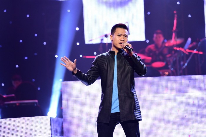 Đã từng xuất hiện với ca khúc Đời Lạ vào tháng 10 năm ngoái, đây là lần thứ 2 nhạc sĩ Trần Trung Đức góp mặt trong Bài Hát Việt. Trong đêm Gala đầu tiên của năm 2014, anh mang đến một ca khúc mang tên Cuộc Chiến với dòng nhạc Pop electro.