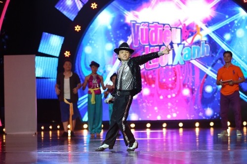 Chiến Thắng được đánh giá cao trong tập đầu tiên của Vũ Điệu Tuổi Xanh bởi vũ đạo đẹp mắt cùng thần thái sánh ngang Michael Jackson.