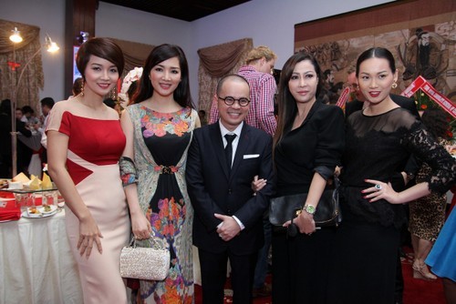 Sự kiện có sự tham dự của nhiều nghệ sĩ, doanh nhân như: Á hậu Quý bà Thu Hương, Mai Thu Huyền, Giáng My, Linh Nga... doanh nhân Dương Quốc Nam.