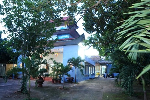 Ngôi chùa là nơi ở của 18 đứa con của ca sĩ Phi Nhung.