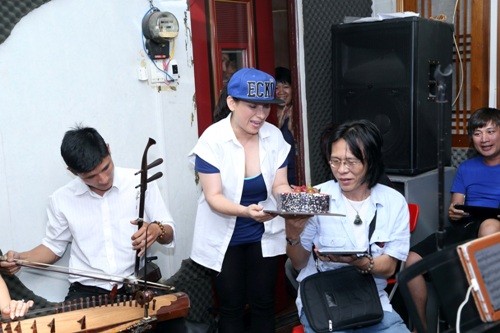 Phi Nhung bất ngờ chúc mừng sinh nhật của nhạc sĩ Nguyễn Quang