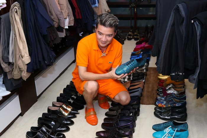 Hầu hết những đôi giày nam mà Mr Đàm đều tới từ các thương hiệu nổi tiếng trên thế giới. Giá của chúng lên tới hàng ngàn đô la/đôi.