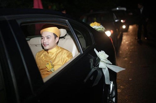 Chú rể cùng nhà trai đã khởi hành từ 3 giờ sáng để kịp đón dâu tại Thành phố Hồ Chí Minh.