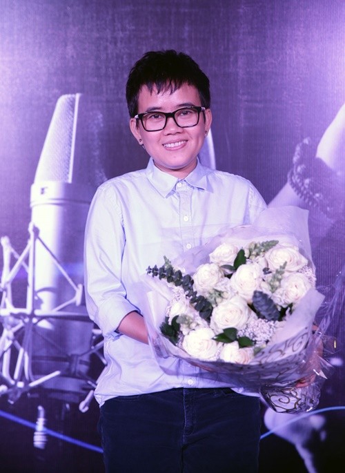 Nhạc sĩ Phương Uyên đang rất háo hức được đứng trên sân khấu đêm liveshow.
