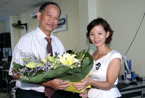 Chuyên gia kinh tế Nguyễn Minh Phong (trái).