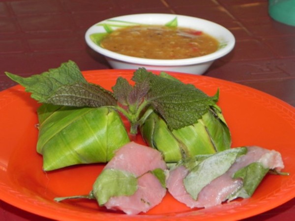 Nem Ninh Hòa là đặc sản của tỉnh Khánh Hòa rất phổ biến ở vùng này. Nhiều người phải nếm thử nem nướng khi đặt chân đến Ninh Hòa hay Nha Trang.