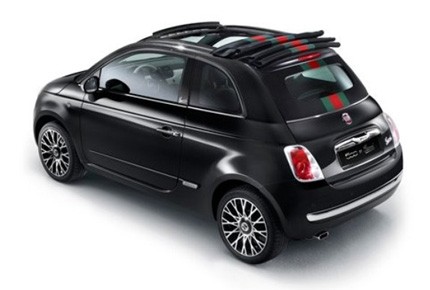 3. Fiat 500 Giá khởi điểm: 15.500 USD.