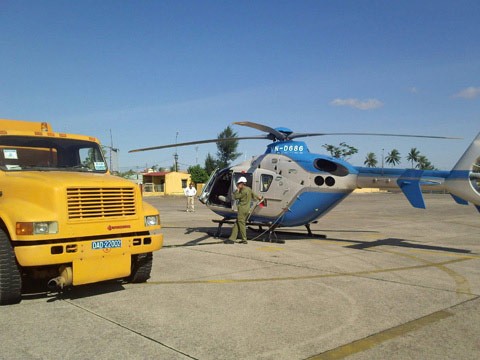 Chiếc trực thăng của Chủ tịch Tập đoàn Hòa Phát cập cảng Đà Nẵng hồi tháng 7/2010.
