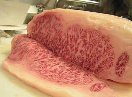 Qua kiểm tra, đối chiếu, Cục Thú y Việt Nam mới vỡ lẽ đã bị một số công ty giả mạo chứng thư để được nhập khẩu thịt bò từ Nhật Bản. Ảnh minh họa.