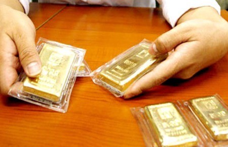 Tình trạng giảm giá liên tục của vàng đã khiến nhiều người đang có vàng lo ngại và mang vàng đi bán.