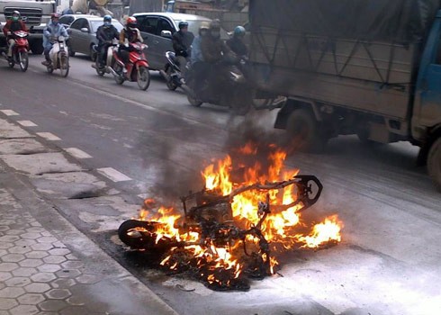 Cuối tuần này, nguyên nhân các vụ cháy xe máy sẽ được công bố.