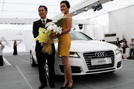 Ngô Phương Lan Tháng 8/2011, Hoa hậu Ngô Phương Lan vừa ghi danh vào nhóm các sao chơi xe sang khi trở thành chủ sở hữu một chiếc A7 Sportback màu trắng tinh khôi trị giá hơn 3 tỷ đồng.