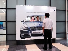 Mẫu quảng cáo BMW 3 Series.