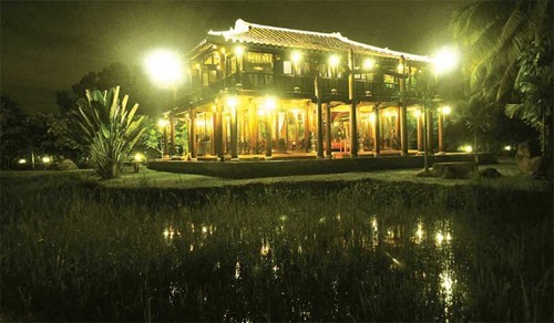 Nhà cổ trong Khu văn hóa Nhà vườn Long Thuận.