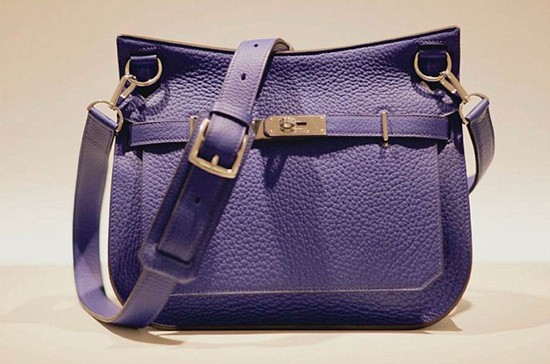 Và cuối cùng là một sản phẩm hoàn chỉnh. Đây là chiếc túi da Jypsière, có giá bán vào khoảng 4.380 bảng Anh (tương đương 7.091 USD).