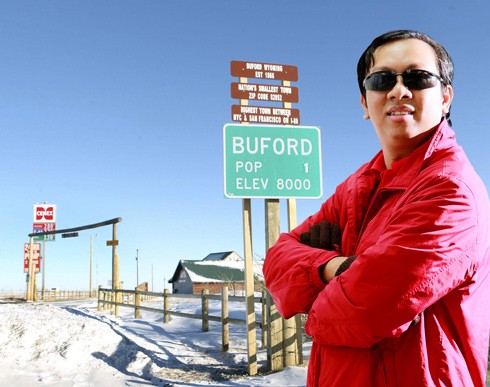 Với việc chuyển giao sở hữu thị trấn, ông Phạm Đình Nguyên chính thức trở thành tân thị trưởng Buford của Mỹ. Ảnh do ông Nguyên cung cấp.