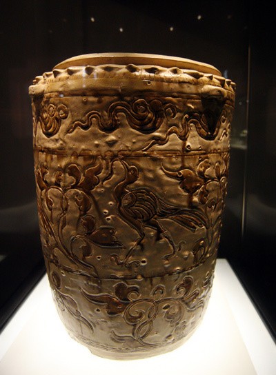 Thạp - gốm hoa nâu đời Trần thế kỷ 13, 14.