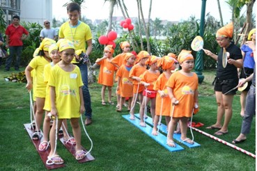 Sau sự kiện chào mùa xuân, Vincom Village lại tiếp tục đón mùa hè với chương trình Trại hè (16/6/2012) đầy sôi động dành cho các cư dân nhí, thu hút hàng trăm người tham gia