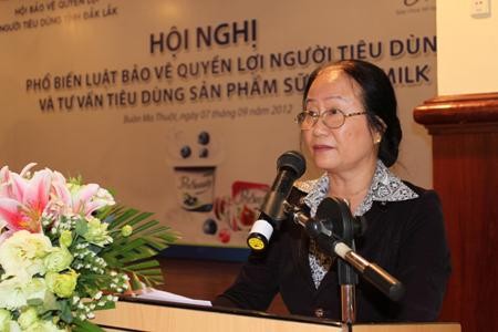 Bà Nguyễn Thị Phương Lan – Chủ tịch Hội BVQLNTD Đắk Lắk đánh giá Vinamilk là công ty hàng đầu trong ngành sữa tại Việt Nam với nhiều sản phẩm sữa chất lượng