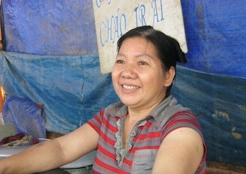 Cô Nguyễn Thị Liên cho biết cô thích tờ tiền cotton hơn