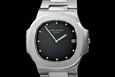 Đồng hồ chuẩn số 3700/1 Chiếc đồng hồ chuẩn số 377/1 này làm bằng bạch kim, sản xuất 1982. Trên thế giới hiện chỉ có 3 chiếc đồng hồ như vậy. Giá của chiếc đồng hồ này là khoảng 800.000 USD.