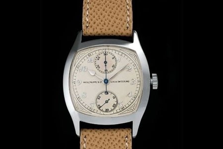 Đồng hồ bấm giờ có vỏ bằng vàng trắng sản xuất năm 1928 Vào năm 1928, ít ai ngờ tới việc Patek sẽ tung ra một chiếc đồng hồ bấm giờ có vỏ bạch kim. Đây là chiếc đồng hồ duy nhất như vậy còn tồn tại đến ngày nay. Ước tính, chiếc đồng hồ này có trị giá khoảng 4 triệu USD.